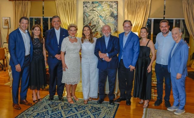 Aniversário de Marta Suplicy reúne Lula e convidados ilustres