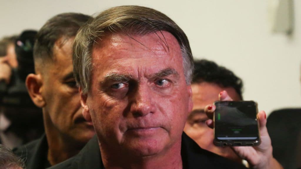 Bolsonaro Líder de Manifestações pede Anistia e Fora Lula