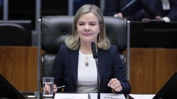 Gleisi Hoffmann promete diálogo com o Congresso Nacional