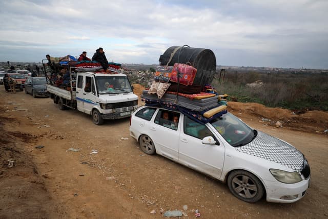 Retirada de israelenses permite retorno de palestinos a Gaza