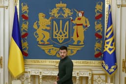 Zelensky considera renúncia para garantir paz na Ucrânia