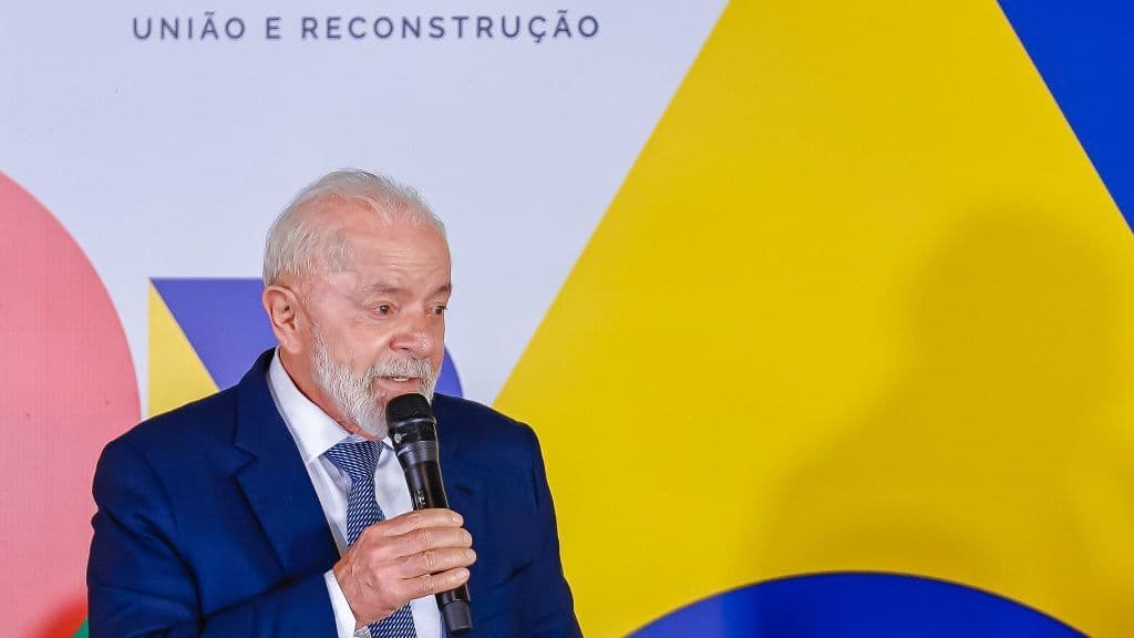 Lula promove encontro para prefeitos visando apoio e projetos