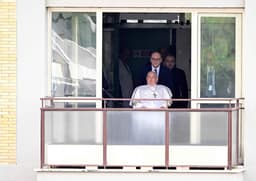 Papa Francisco Recebe Alta Médica e Cuidados Futuros