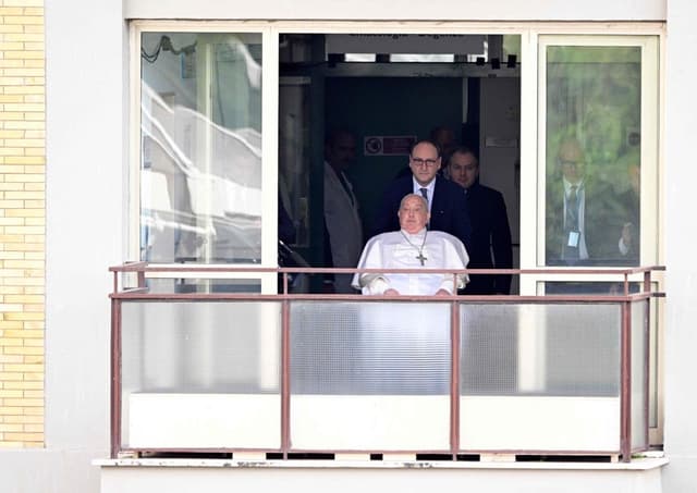 Papa Francisco Recebe Alta Médica e Cuidados Futuros