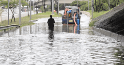 Motorista de aplicativo morre afogado em alagamento em SP