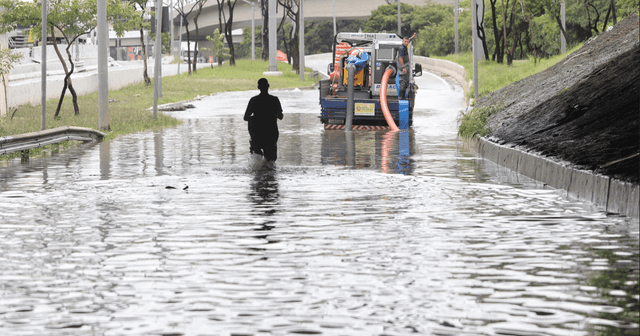 Motorista de aplicativo morre afogado em alagamento em SP