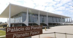 Proposta reduz idade mínima para presidente e senador