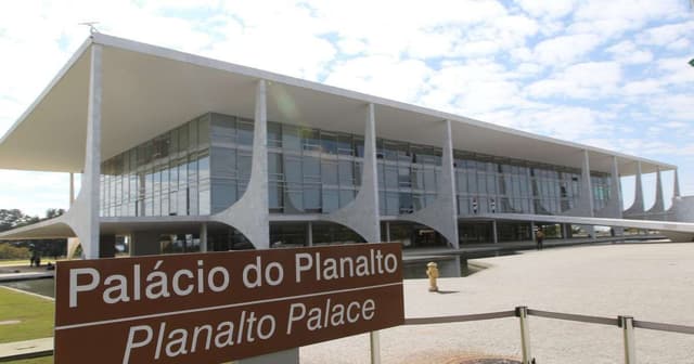 Proposta reduz idade mínima para presidente e senador