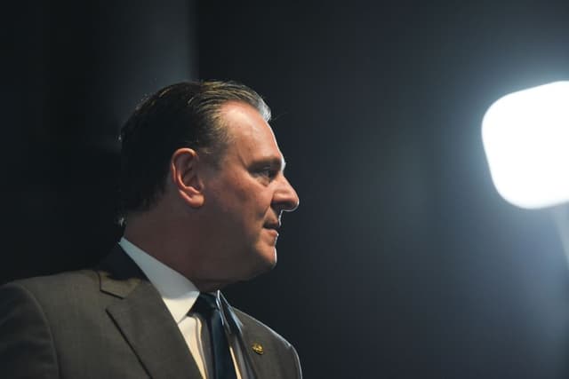 Bancada do Agro discute rompimento com ministro Fávaro