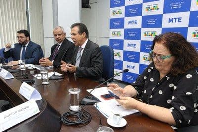 Governo libera R$ 12 bilhões do FGTS para demitidos