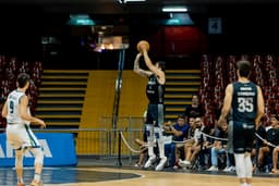 Pedro Mendonça brilha e Brasília Basquete vence no NBB