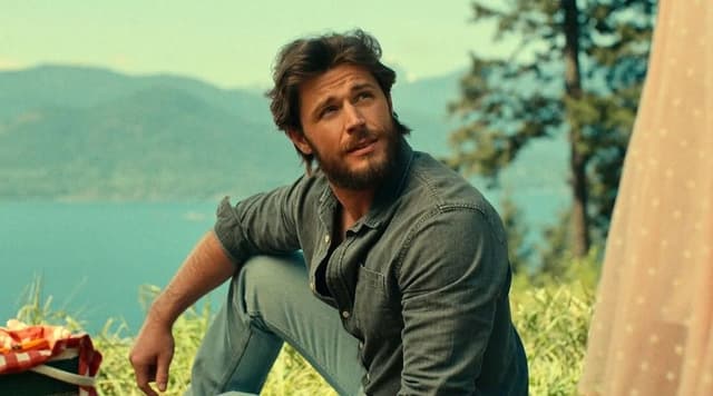 Ator Callum Kerr fala sobre o assassinato da mãe na França