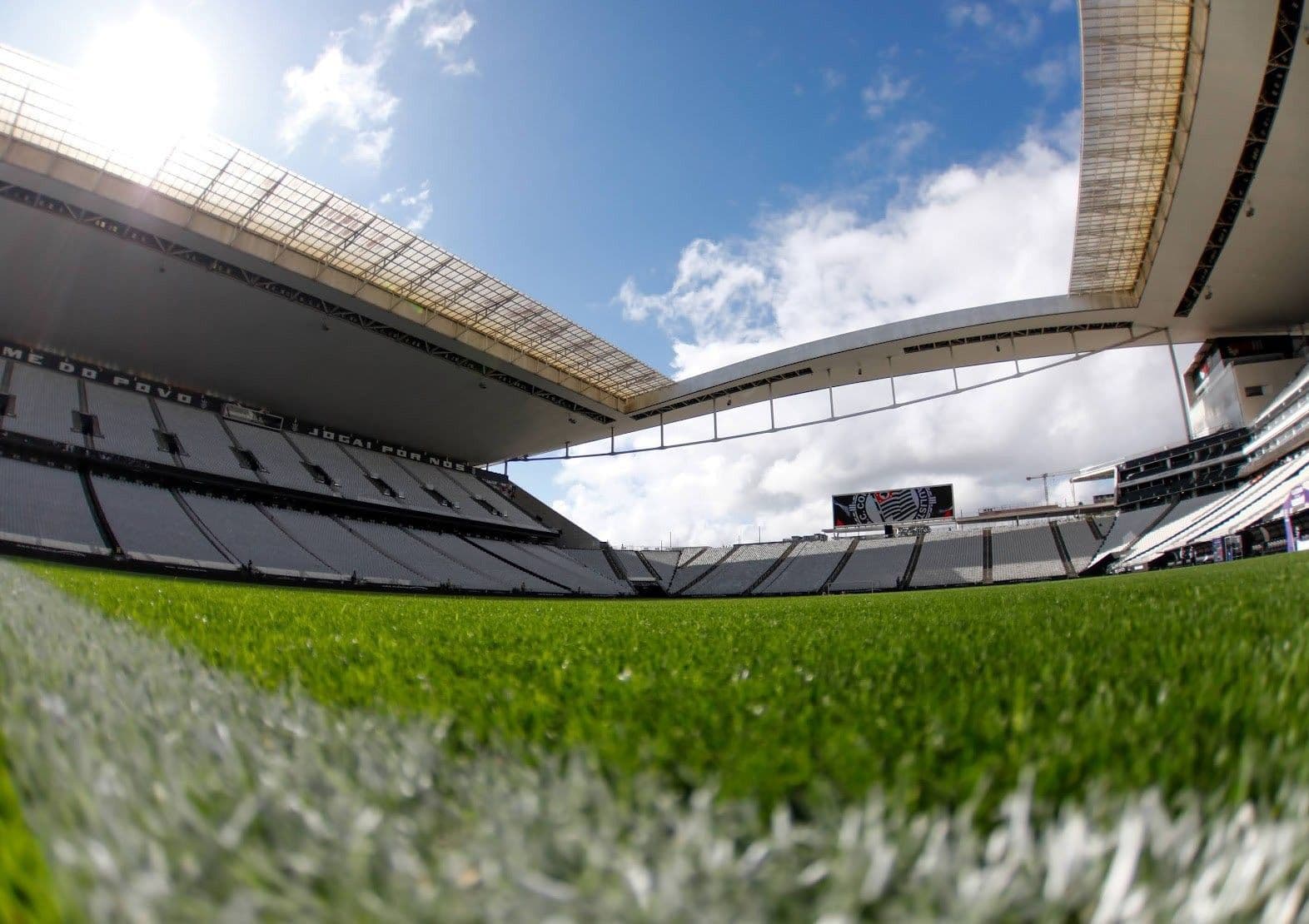Futebol Feminino sem Estádio Fixo Impacta Clubes