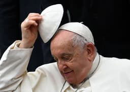Estado de saúde do Papa Francisco ainda é crítico