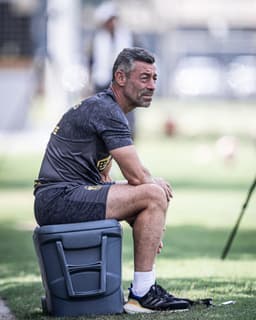 Santos testa formações em amistoso contra Coritiba