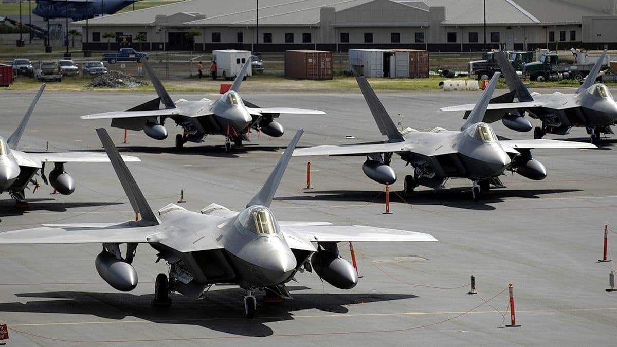 Custos de reforma dos motores dos caças F-22 Raptor