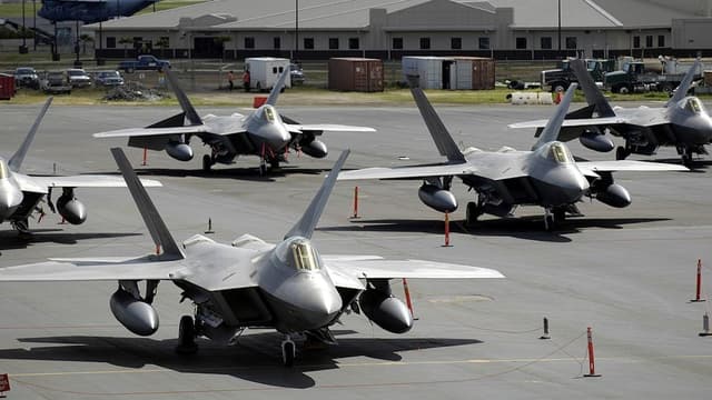 Custos de reforma dos motores dos caças F-22 Raptor