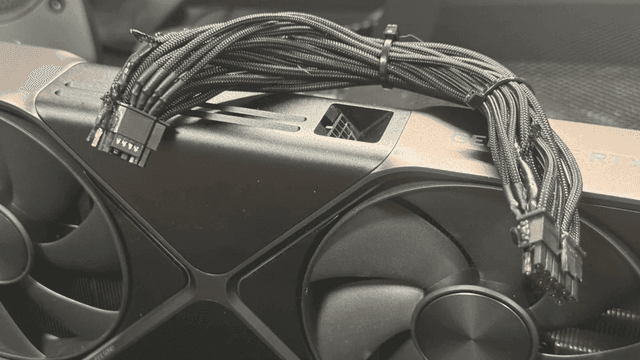 RTX 5090 apresenta casos de conectores queimados