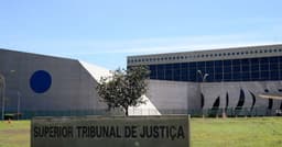 Servidores do STJ Investigados Recebem Salários Elevados