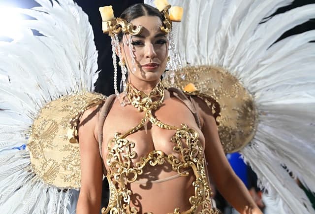 Beatriz Reis brilha no desfile do Salgueiro na Sapucaí