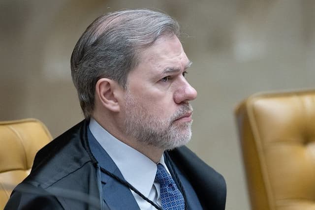 Toffoli adia julgamento da revisão da vida toda