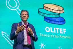 Haddad Apresenta Cenário Econômico ao PT
