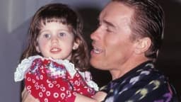 Filha de Arnold Schwarzenegger fala sobre fama do pai