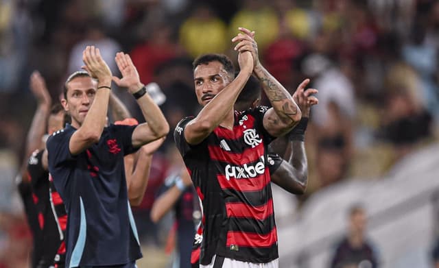 Flamengo conquista vitória expressiva no clássico contra o Vasco