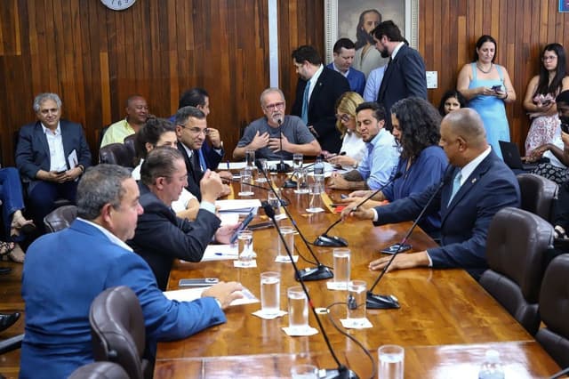 Câmara de SP abrirá CPIs para governo e oposição
