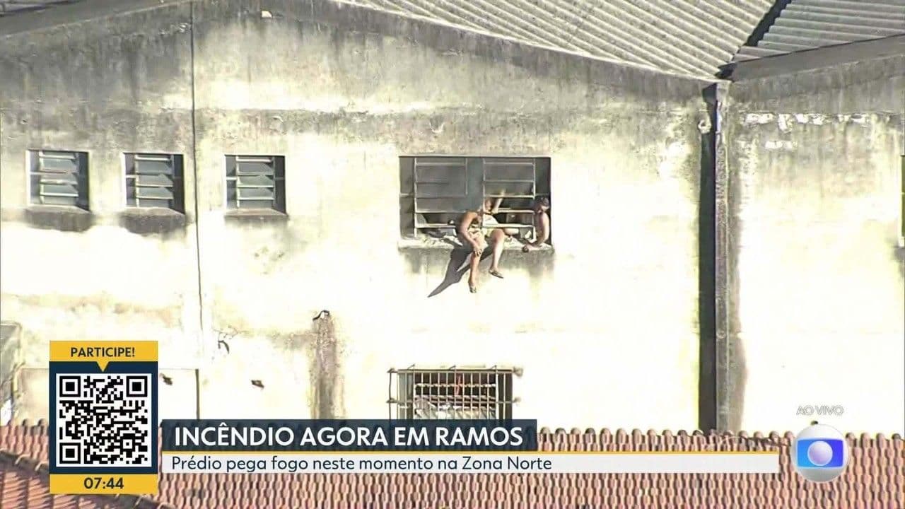 Incêndio destrói fábrica de fantasias no Rio de Janeiro