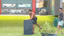 Vinícius ativa botão no BBB 25 e entra no Quarto do Desafio