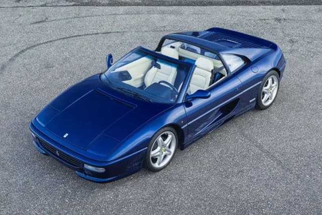 Ferrari F355 GTS de Schumacher vendida em leilão secreto