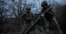 Trump e Putin buscam acordo em conversa sobre Ucrânia