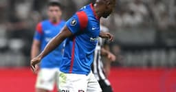 Grêmio busca Jhohan Romaña para reforçar a zaga