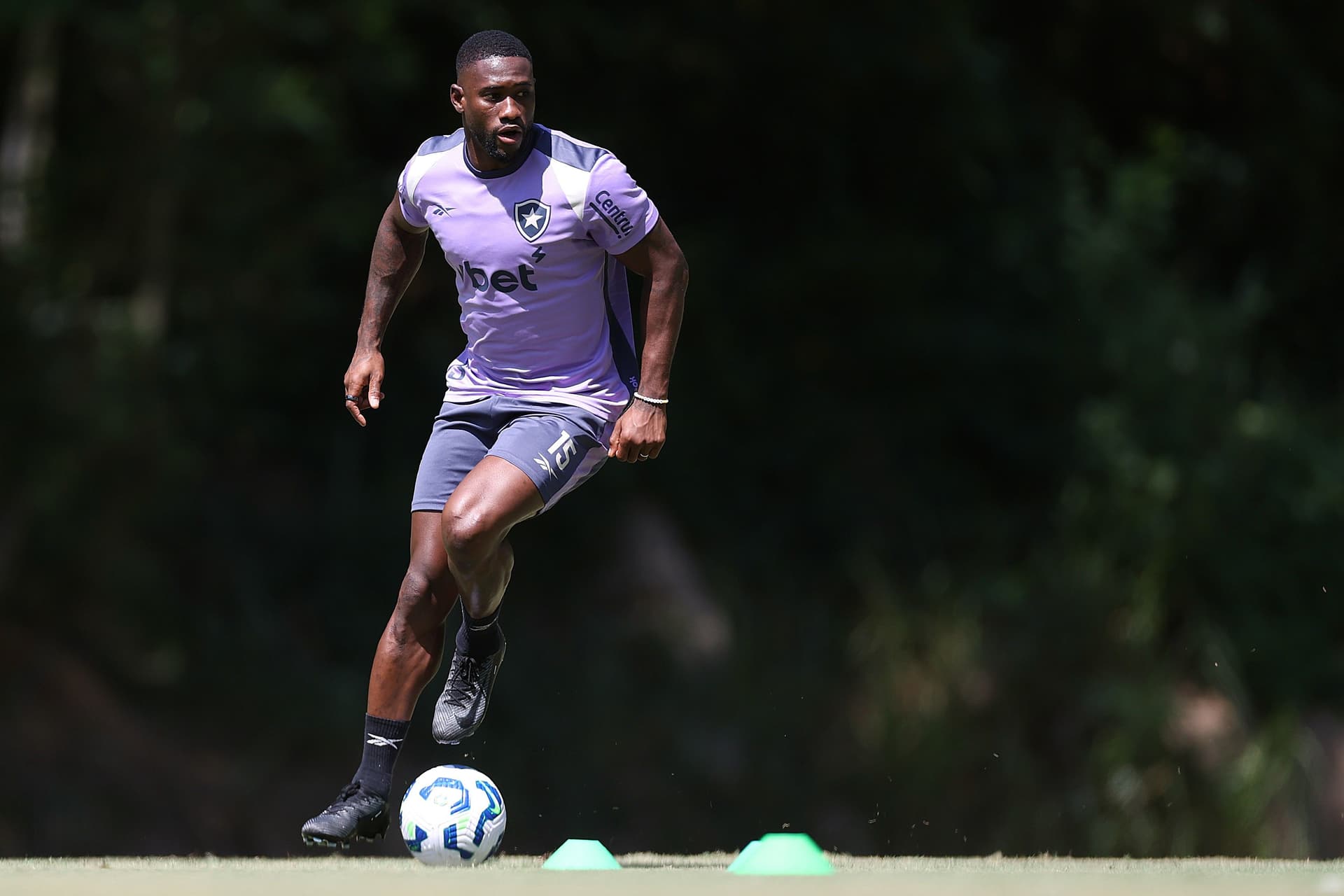 Bastos cortado da seleção angolana por lesão