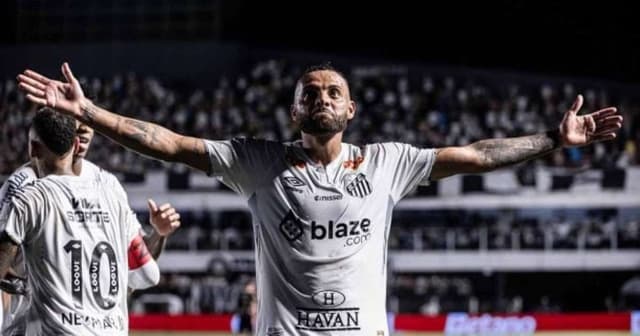 Santos busca manter invencibilidade de 33 anos diante do Noroeste