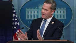 Trump indica apoio a nova liderança ucraniana