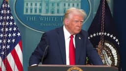 Trump altera estratégia comercial e abole tarifas universais