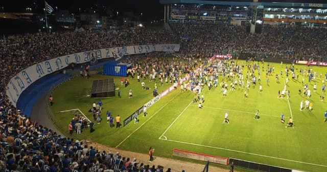 Confusão na Comemoração do Título do Avaí