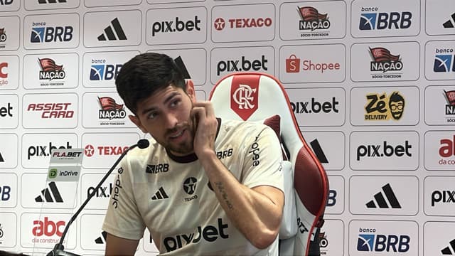 Rossi elogia modelo de jogo de Filipe Luís no Flamengo
