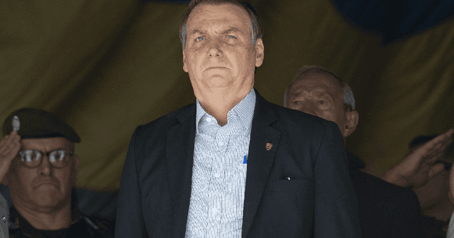 Bolsonaro alerta sobre risco de prisão iminente