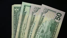 Dólar inicia forte queda por causa de guerra comercial