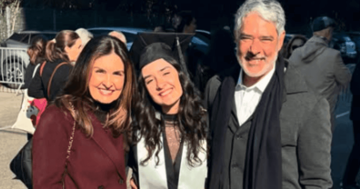 Fátima Bernardes e William Bonner prestigiam formatura da filha