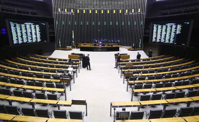 Câmara analisa projeto sobre emendas canceladas após Carnaval