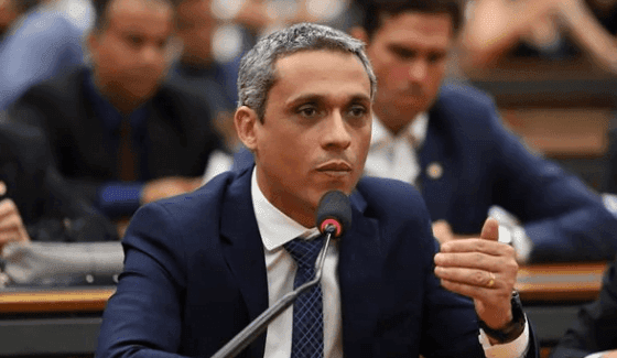 PT solicita cassação de deputado por comentários misóginos