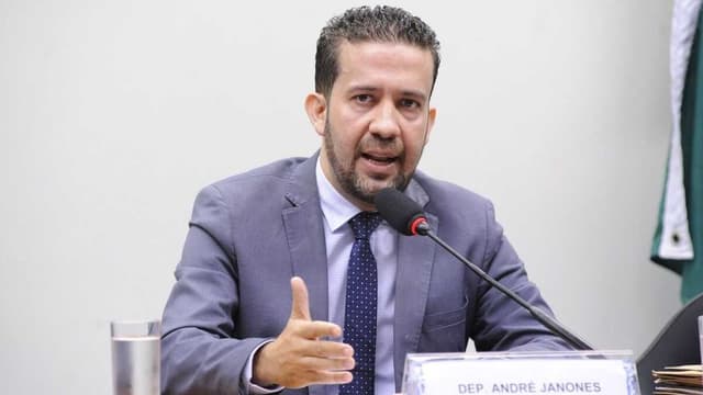 Deputado Janones registra 29 faltas em reuniões em 2024