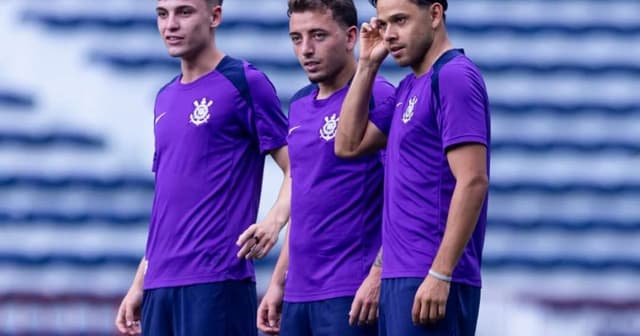 Corinthians se prepara para duelo com Barcelona do Equador