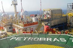 Petrobras registra prejuízo e ADRs caem em NY