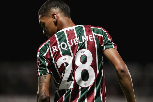 Lesão de Riquelme Gera Crise no Fluminense