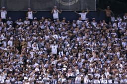 Santos suspende adesões ao sócio-torcedor e anuncia mudanças